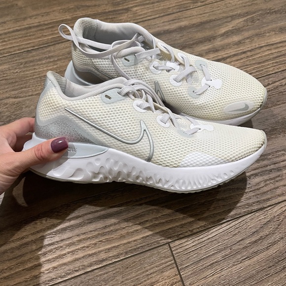 Nike Women's Cream Sneakers - Picture 1 of 5